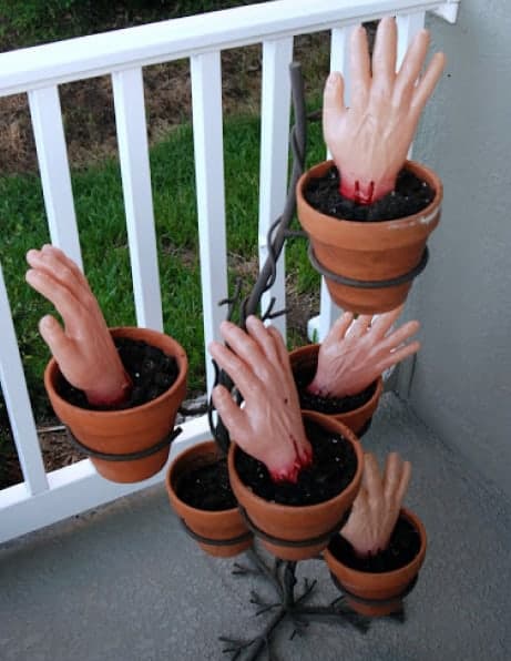 zombie-planted-hands