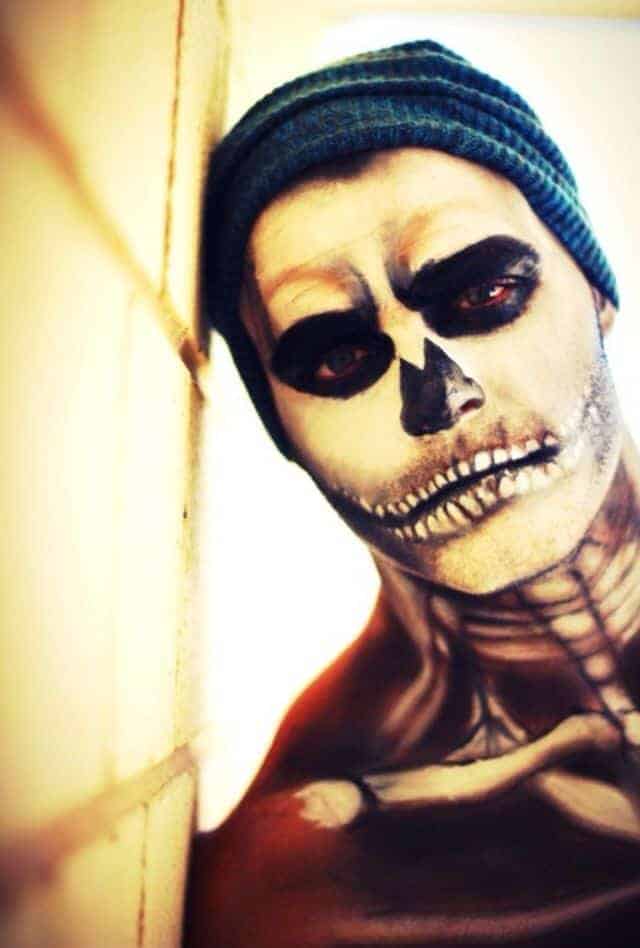 easy skeleton makeup for men