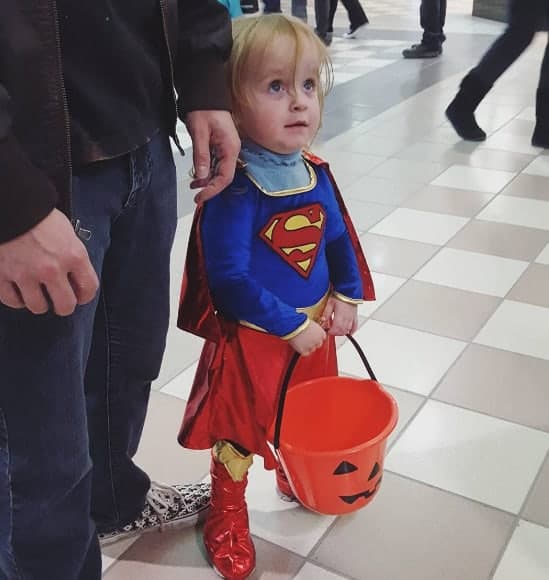 halloween supergirl kid