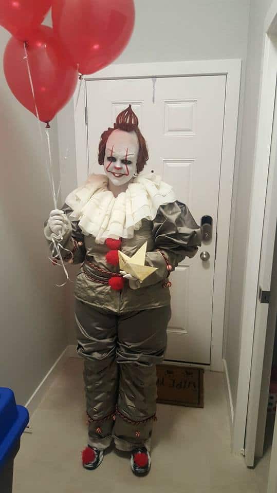 Pennywise IT costume