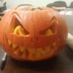 pumpking-carving-with-teeth